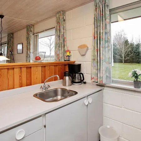 4 Person In L S Holiday home