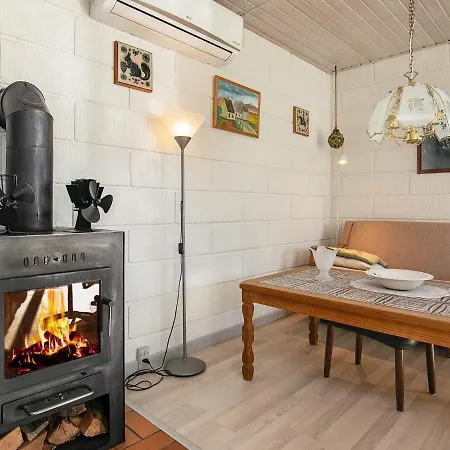 4 Person In L S Holiday home *